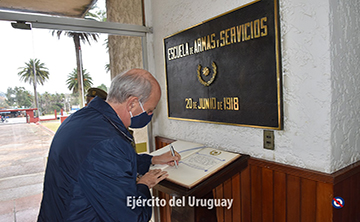 Ceremonia del 103º aniversario del I.M.A.E. y colación de grado de alféreces del Escalafón de Apoyo, Sub Escalafón Técnico Profesional y Escalafón de Bandas Militares, foto 11