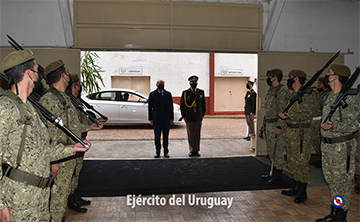 Ceremonia del 103º aniversario del I.M.A.E. y colación de grado de alféreces del Escalafón de Apoyo, Sub Escalafón Técnico Profesional y Escalafón de Bandas Militares