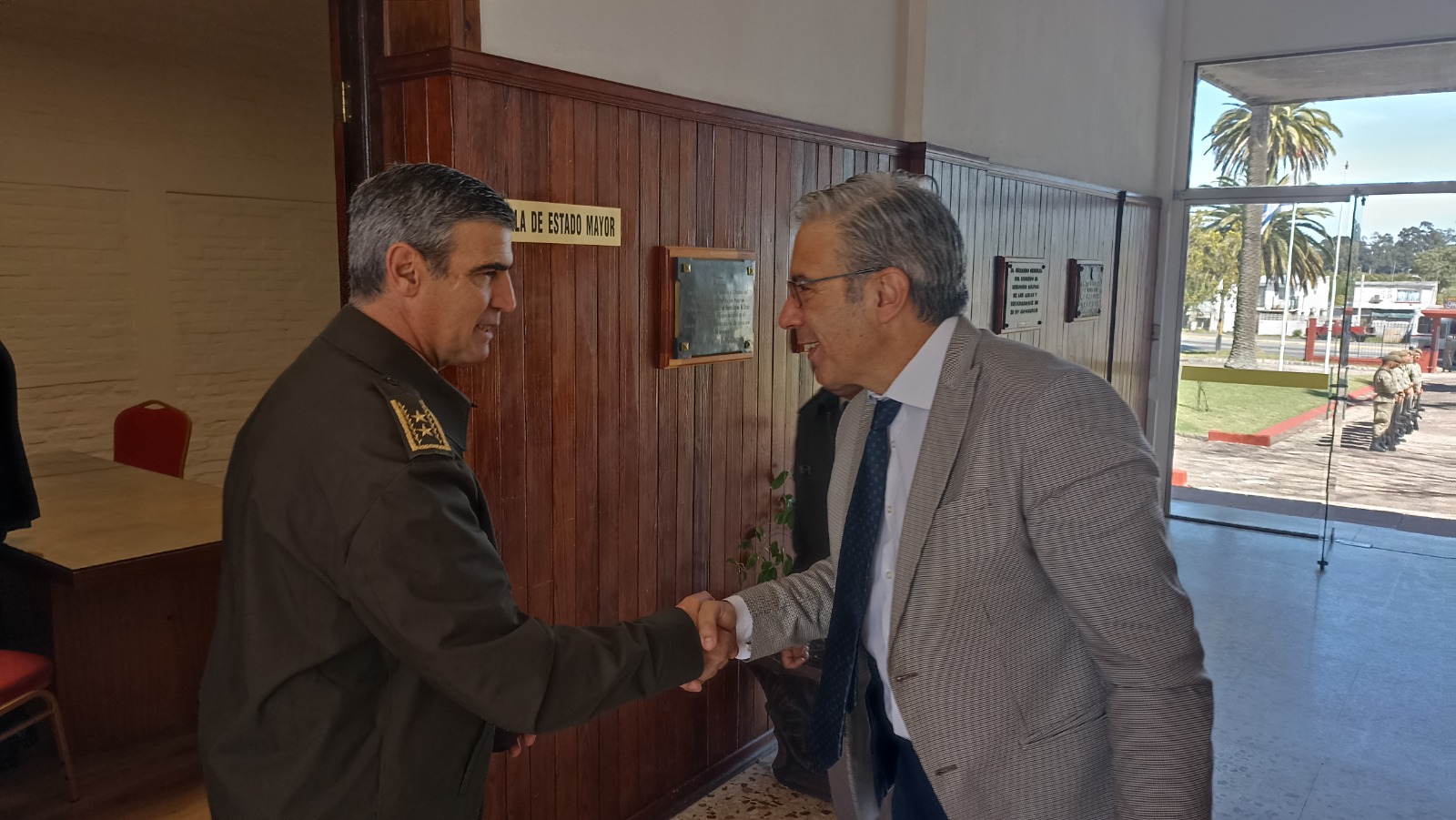Visita del Ministro de Defensa Nacional y de autoridades de la educación, foto 3