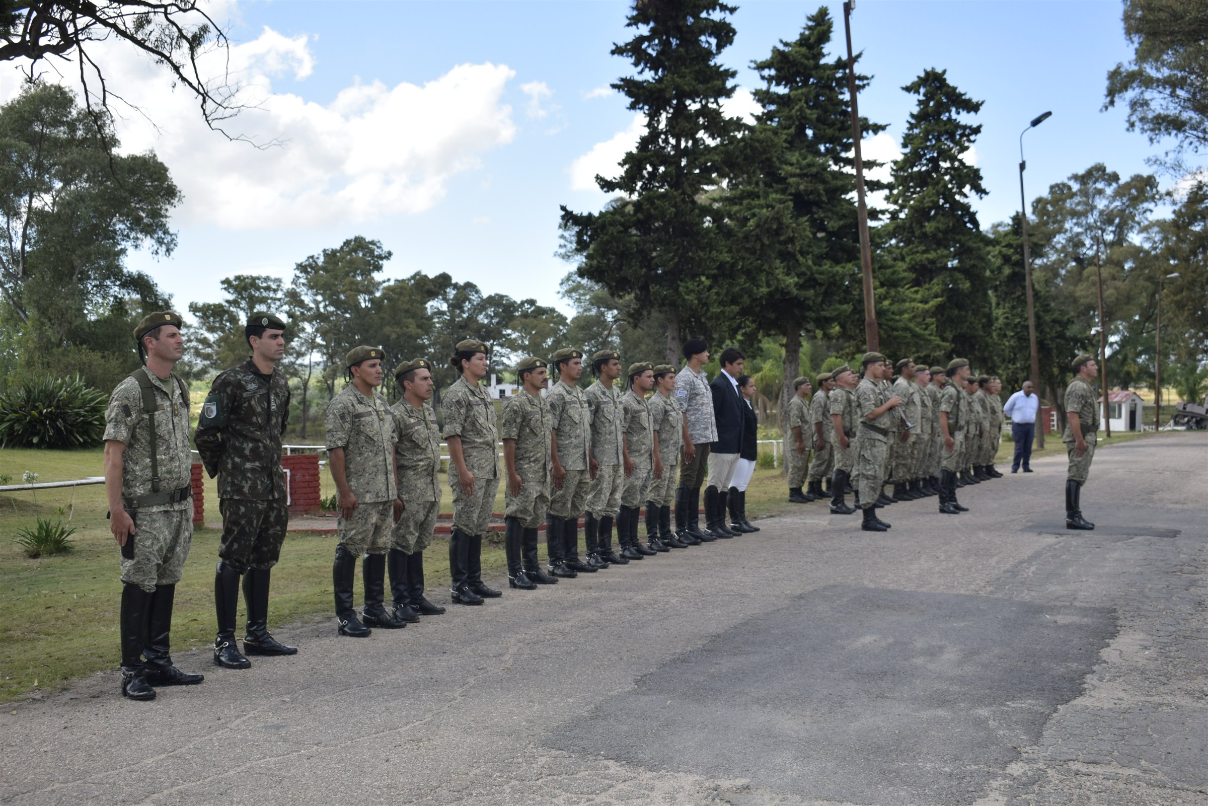 Acto por el 76º aniversario de la Escuela de Equitación del Ejército, foto 3