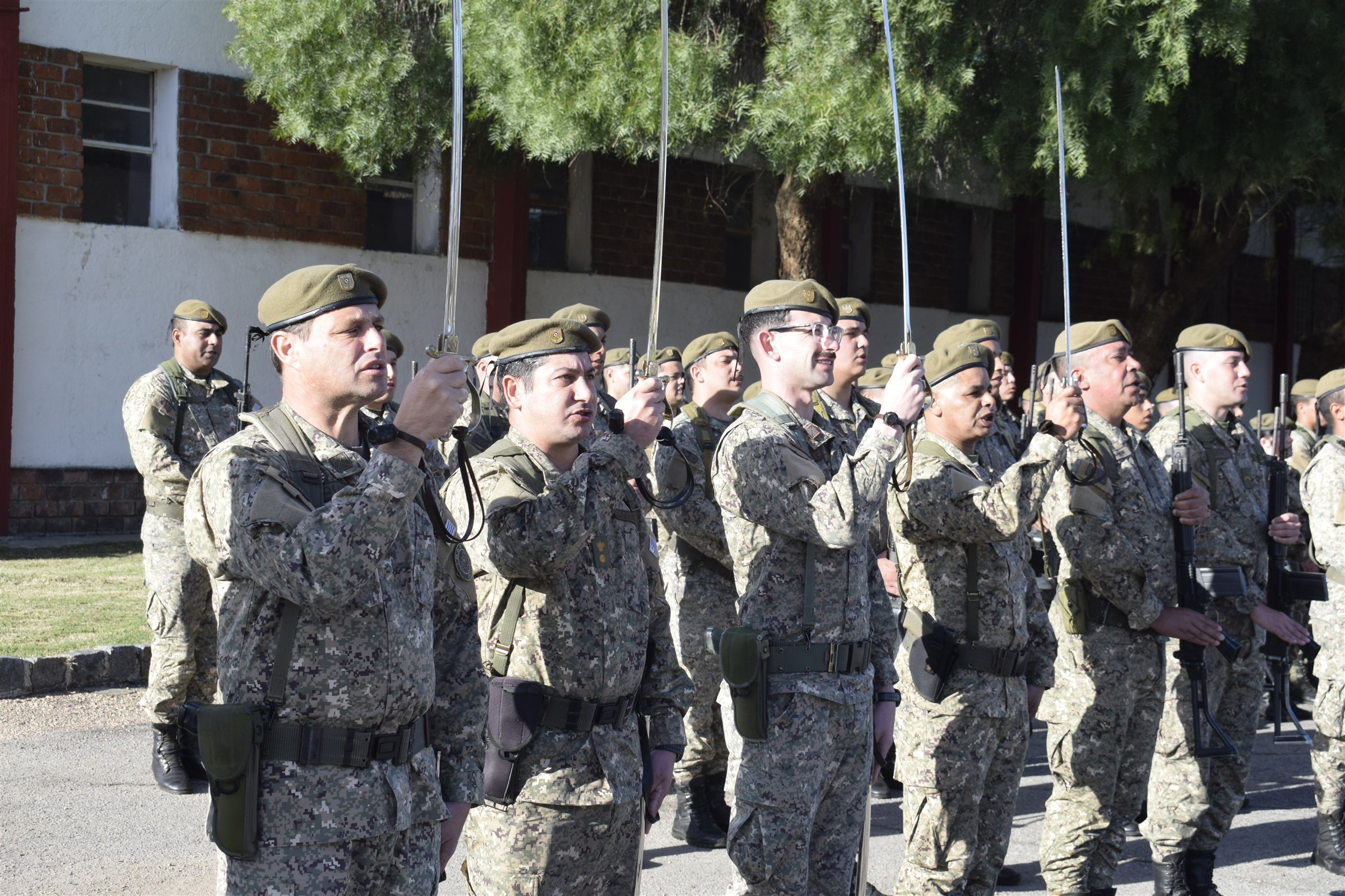 Ceremonia del 108º Aniversario del I.M.A.E. y colación de grado de alféreces del Escalafón de Bandas Militares, foto 5