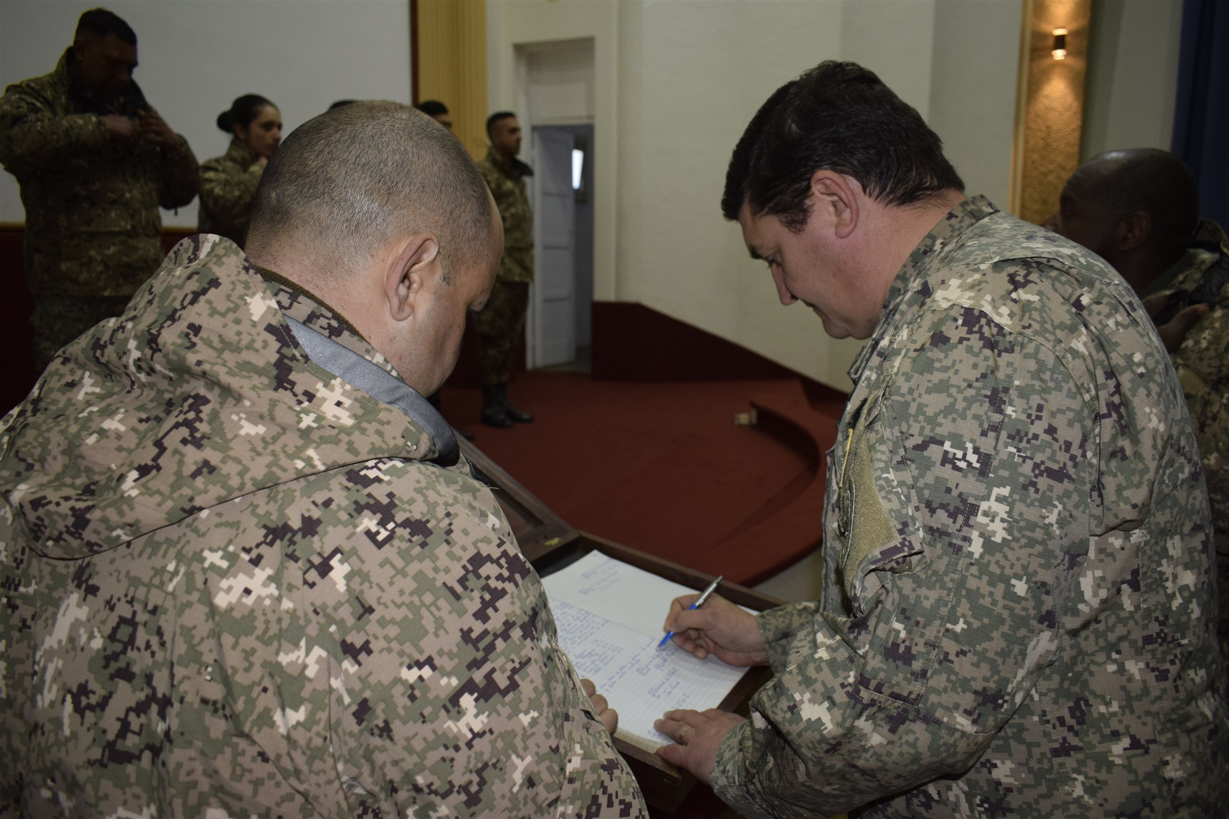 Entrega de diplomas de Sargento de Bandas Militares de la E.Mús.E., foto 3