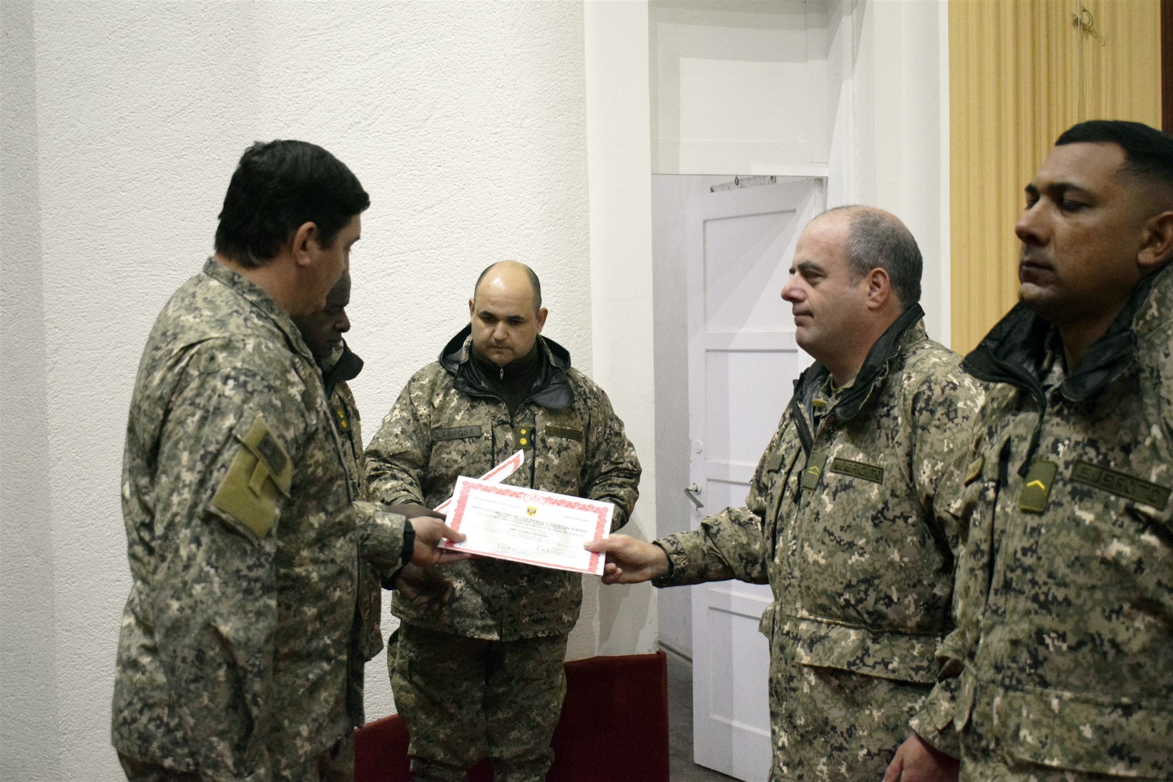 Entrega de diplomas de Sargento de Bandas Militares de la E.Mús.E., foto 6